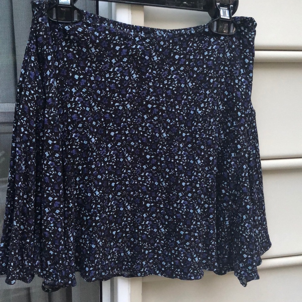 Patterned mini skirt!